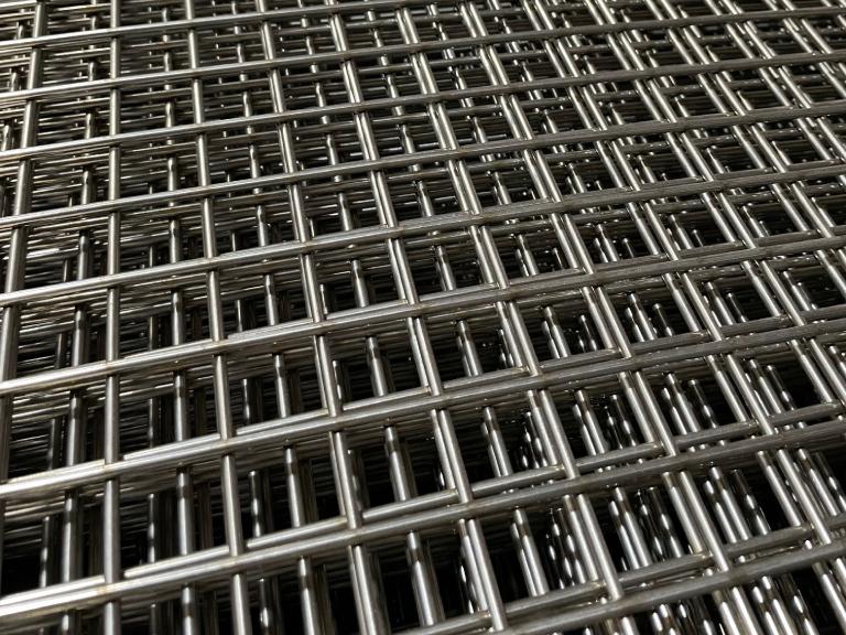 Stainless-3.15-25x25-photo.10-2